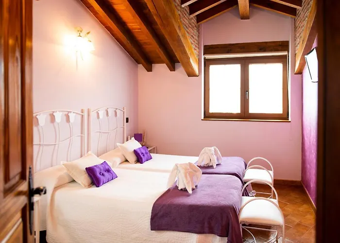 La Fabula 3* サンティリャーナ・デル・マル